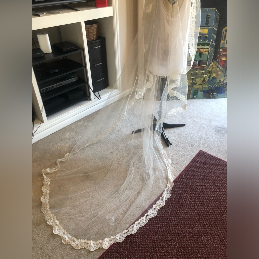 Vintage Bridal Veil Handmade, Lace and pearls, embroidered.